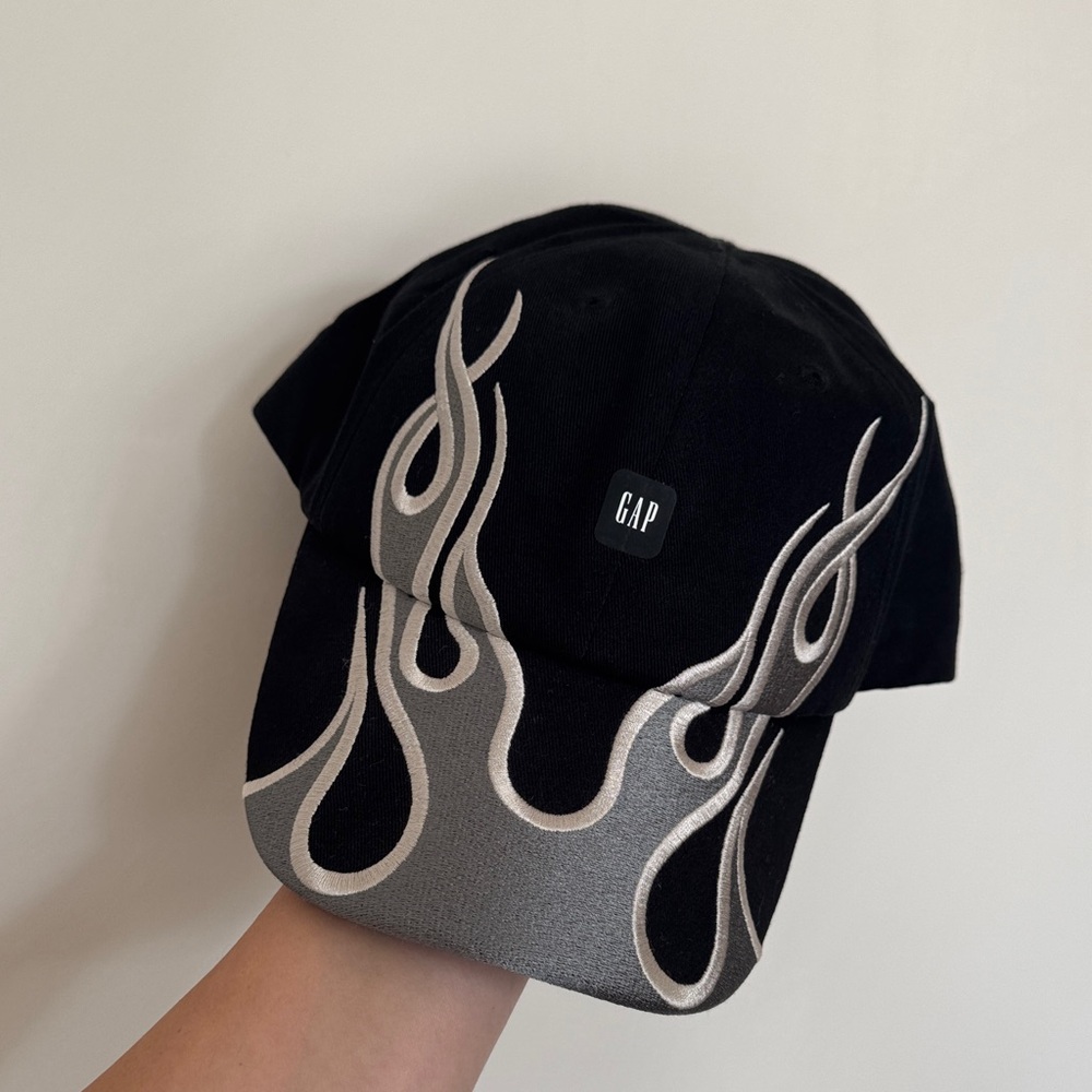 NWOT YEEZY GAP BALENCIAGA FLAMES HAT